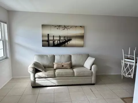 35 Pine Arbor Ln #204, Vero Beach, FL 32962
