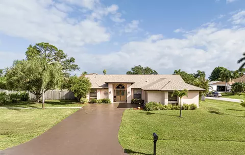 715 SE Ablett Ln, Port Saint Lucie, FL 34984