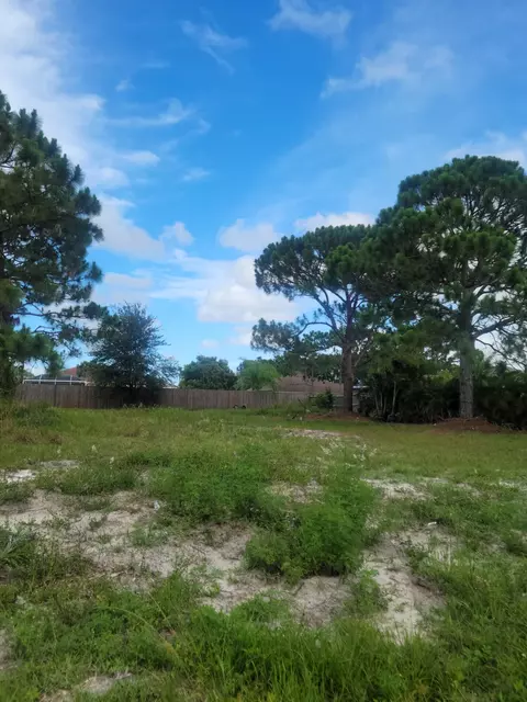 5849 NW Mesa Cir, Port Saint Lucie, FL 34986