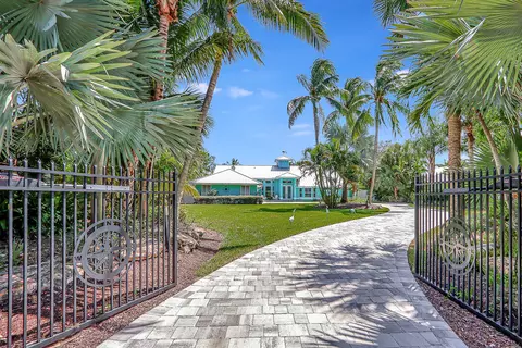 3659 SW Saint Lucie Shores Dr, Palm City, FL 34990