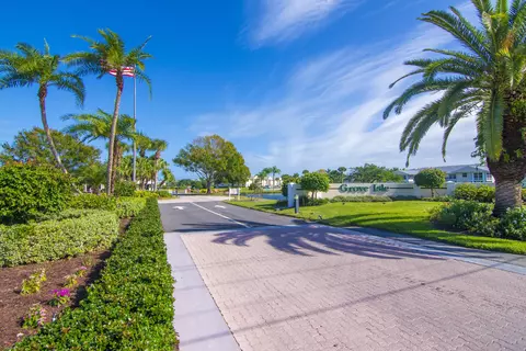740 Lake Orchid Cir #104, Vero Beach, FL 32962