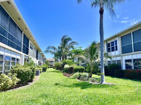 2121 NE 42nd Ct #111C, Lighthouse Point, FL 33064