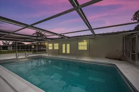 106 NW Airoso Blvd, Port Saint Lucie, FL 34983