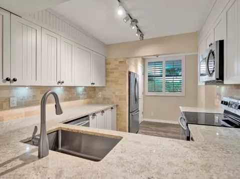 2070 Homewood Blvd #214, Delray Beach, FL 33445