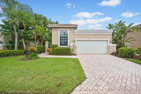 4546 Carlton Golf Dr, Lake Worth, FL 33449
