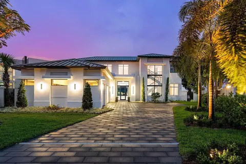 1524 Lake Dr, Delray Beach, FL 33444