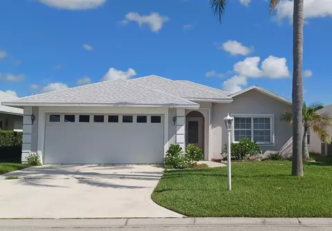 617 SE 26th Dr, Okeechobee, FL 34974