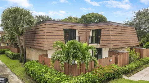 3033 30th Ct, Jupiter, FL 33477