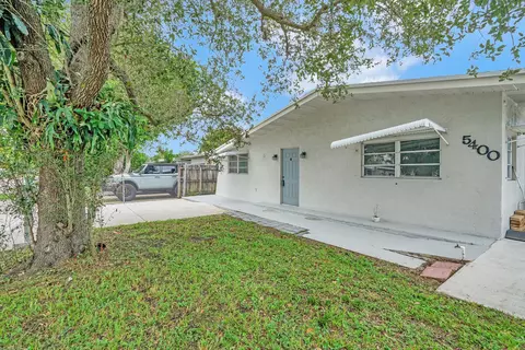5400 NE 1 Ter Ter, Oakland Park, FL 33334