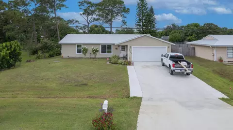 2152 SE Wald St, Port Saint Lucie, FL 34984