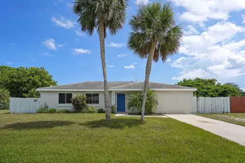 1917 SE Redwing Cir, Port Saint Lucie, FL 34952