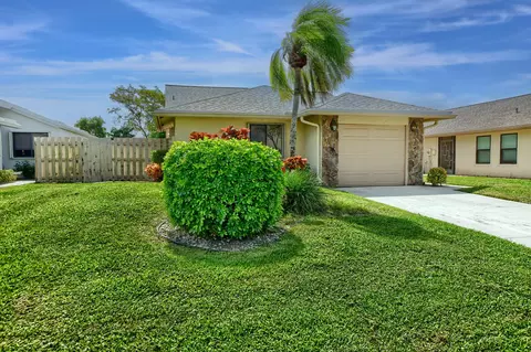 2390 NW 15th St NW, Delray Beach, FL 33445