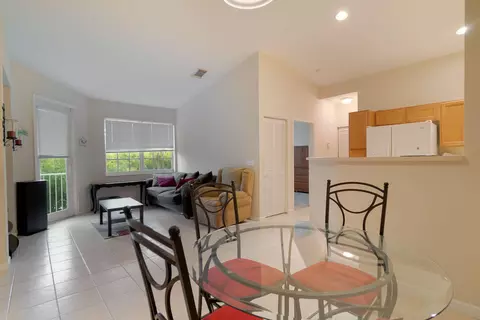 3079 Laurel Ridge Cir, Riviera Beach, FL 33404