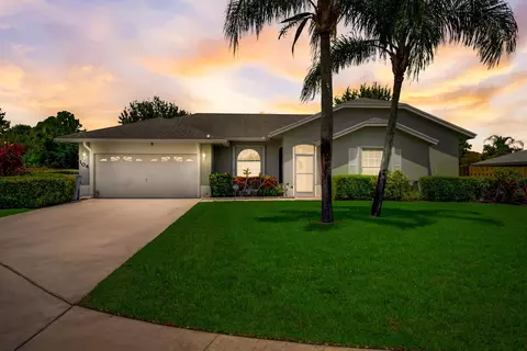 104 Habitat Ct, Royal Palm Beach, FL 33411
