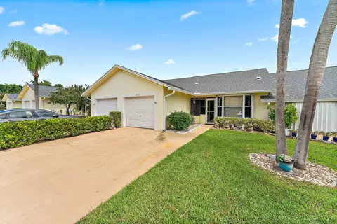 11133 SE Sea Pines Cir, Hobe Sound, FL 33455