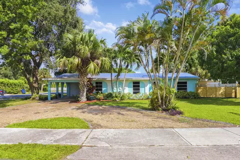 1301 SE Pathfinder Ave, Stuart, FL 34994