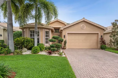 6767 Shamrock Trl, Boynton Beach, FL 33437
