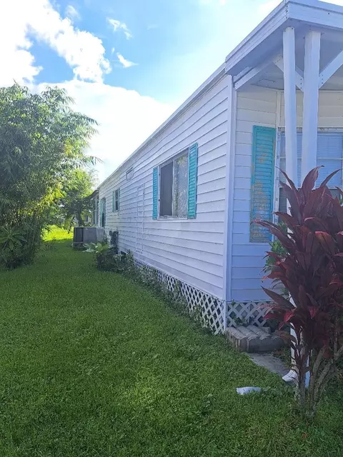 12 Placido Ln, Port Saint Lucie, FL 34952