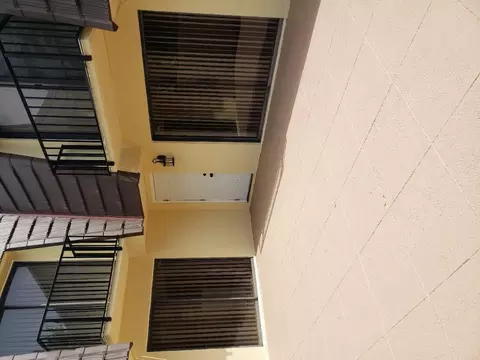 104 1st Court Ct, Palm Beach Gardens, FL 33410