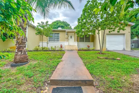 828 36th St, West Palm Beach, FL 33407