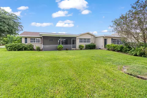 301 SW 12th Ave, Boynton Beach, FL 33435