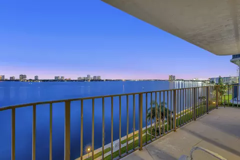 801 Lake Shore Dr #601, Lake Park, FL 33403