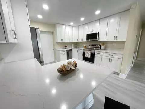 7612 NW 68th Way, Tamarac, FL 33321