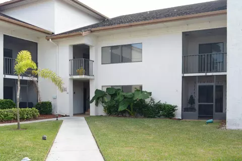 3450 Twin Lakes Ter #105, Fort Pierce, FL 34951