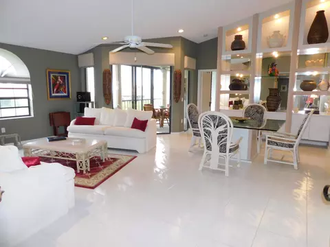 5251 Europa Dr #F, Boynton Beach, FL 33437