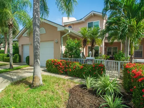 219 Park Shores Cir #219D, Indian River Shores, FL 32963