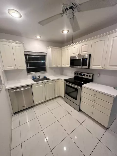 603 Hummingbird Ln, Delray Beach, FL 33445