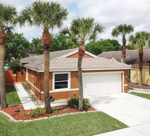 7565 Savannah Ln, Lake Worth, FL 33463