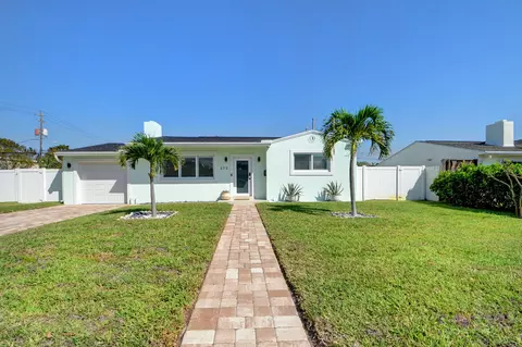 379 Laurie Rd, West Palm Beach, FL 33405
