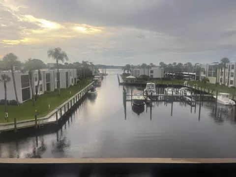 1950 SW Palm City Rd #5-107, Stuart, FL 34994