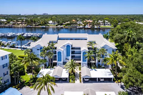 511 Bay Colony Dr N, Juno Beach, FL 33408