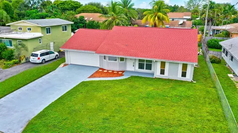 6775 Eastview Dr, Lake Worth, FL 33462