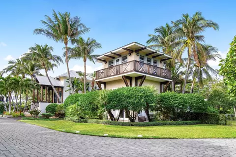 4 Beachway N, Ocean Ridge, FL 33435