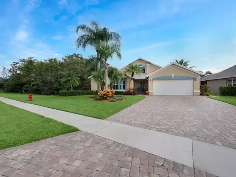 3874 Woods Walk Blvd, Lake Worth, FL 33467