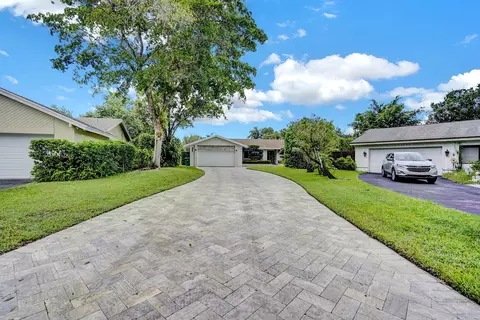 11707 Melaleuca Way, Hollywood, FL 33026