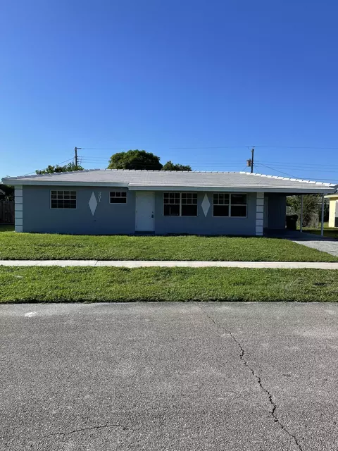 381 W 32nd St, Riviera Beach, FL 33404