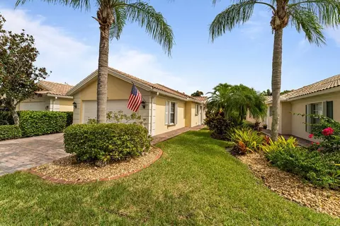 8773 SE Retreat Dr, Hobe Sound, FL 33455