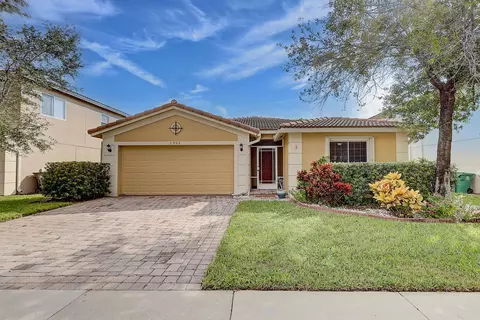 1902 SW Newport Isles Blvd, Port Saint Lucie, FL 34953