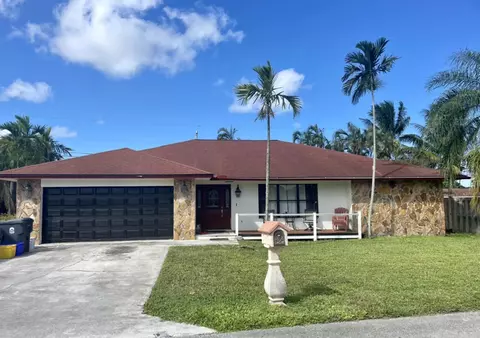 2487 Sun Up Ln, Lake Worth, FL 33462