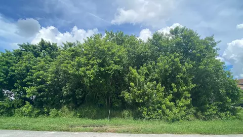 961 SW Jasper Ave, Port Saint Lucie, FL 34953