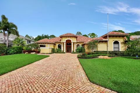 8036 Kiawah Trce, Port Saint Lucie, FL 34986