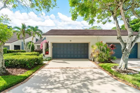 42 Edinburgh Dr #42, Palm Beach Gardens, FL 33418