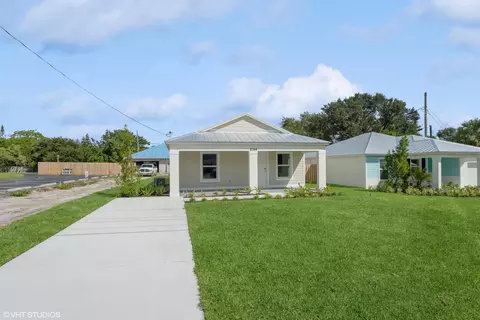 2144 NE Arch St, Jensen Beach, FL 34957
