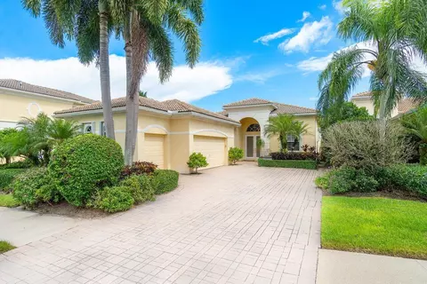 29 Laguna Ter, Palm Beach Gardens, FL 33418