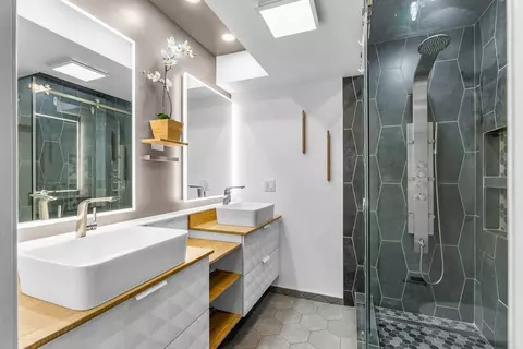 733 NW 98 Cir, Plantation, FL 33324
