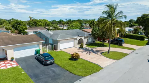8457 Sheraton Dr, Miramar, FL 33025